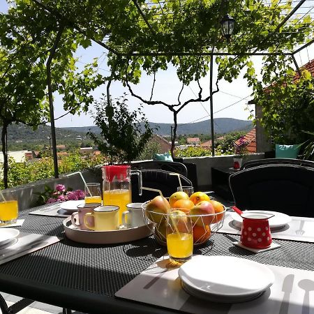 Apartman Petra Gustirna Exterior photo